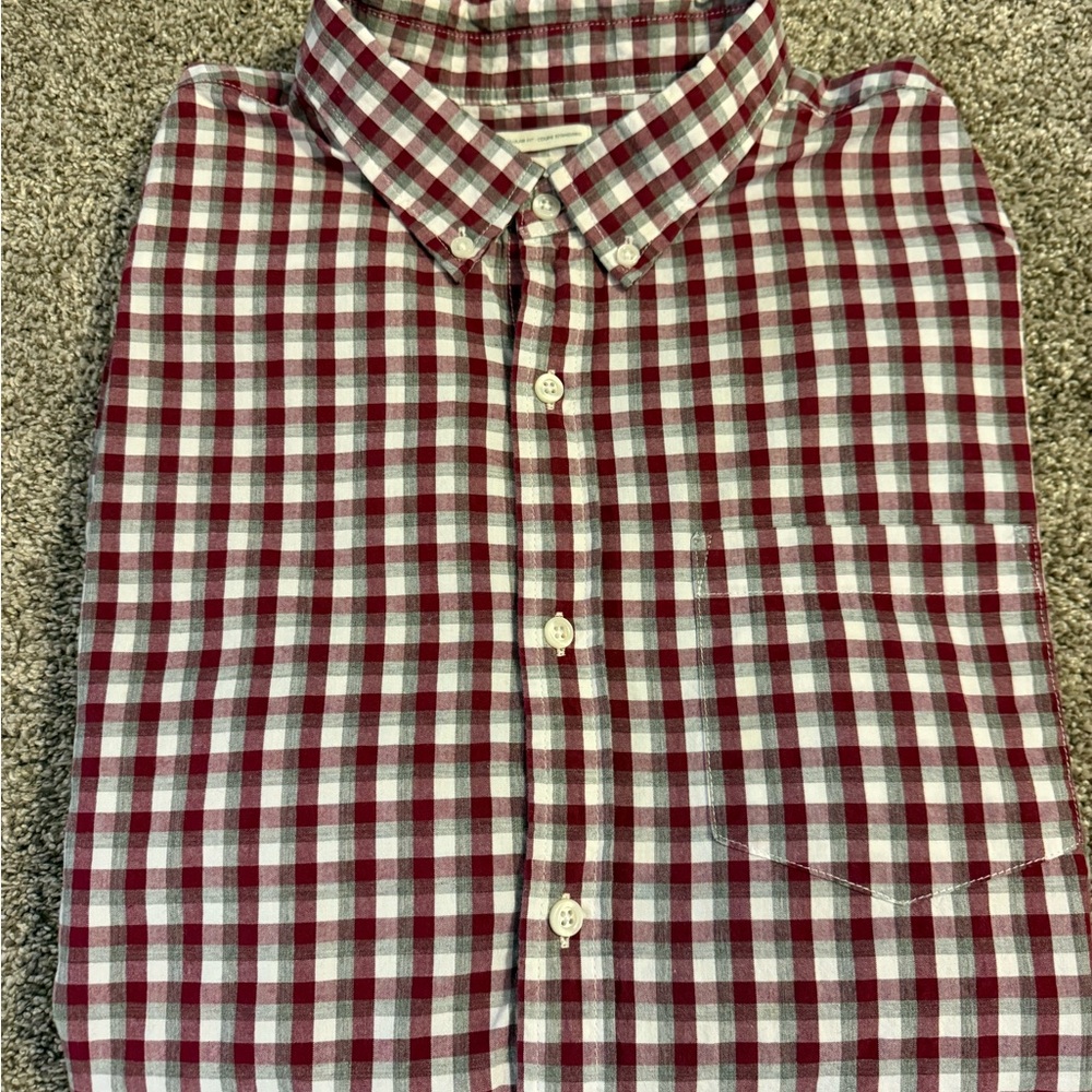 Old Navy Men's Burgundy and White Plaid Shirt